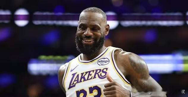 詹姆斯职业生涯123场常规赛三双，本赛季第一次三双
  在今天湖人对阵独行侠的比