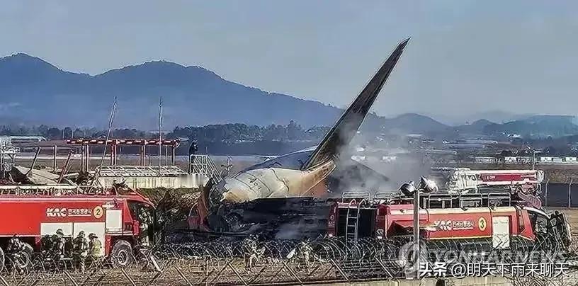 可能是出于职业习惯，尹锡悦通过媒体发声，对空难遇难者家属表示慰问。

不知道这些