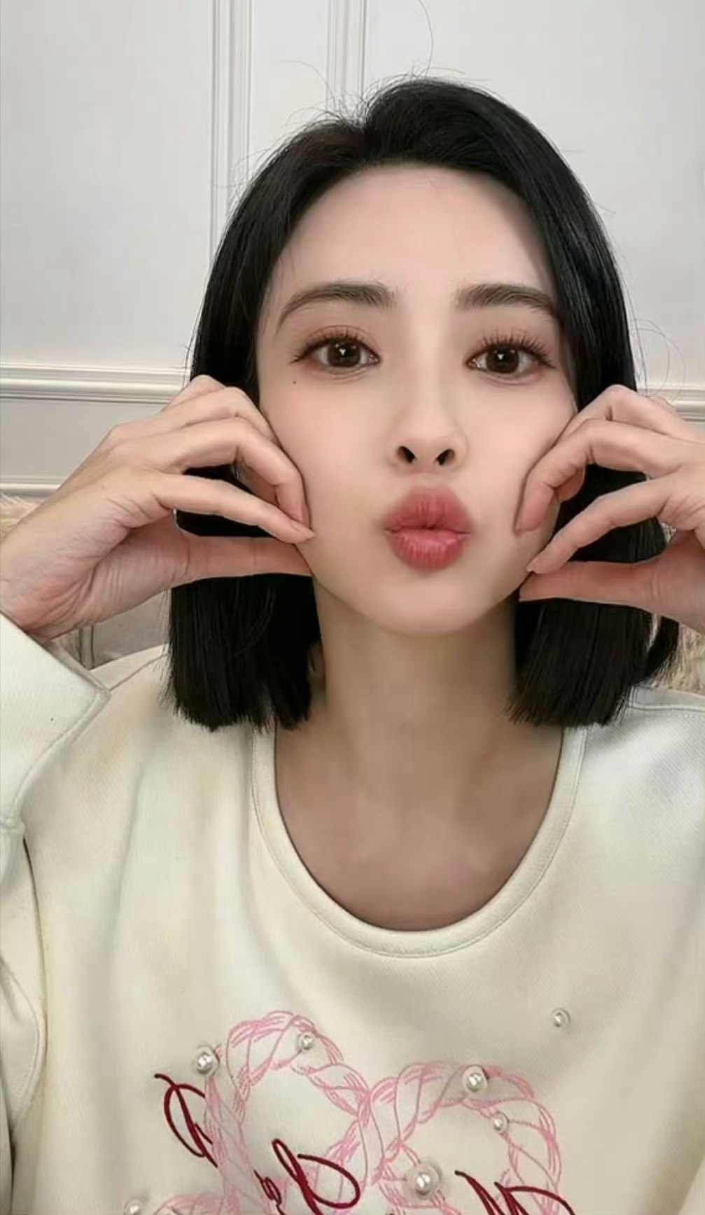 是超级宠粉的孟子义呀[好爱哦][好爱哦][好爱哦]太美啦已经完全沉浸在姐姐的美貌