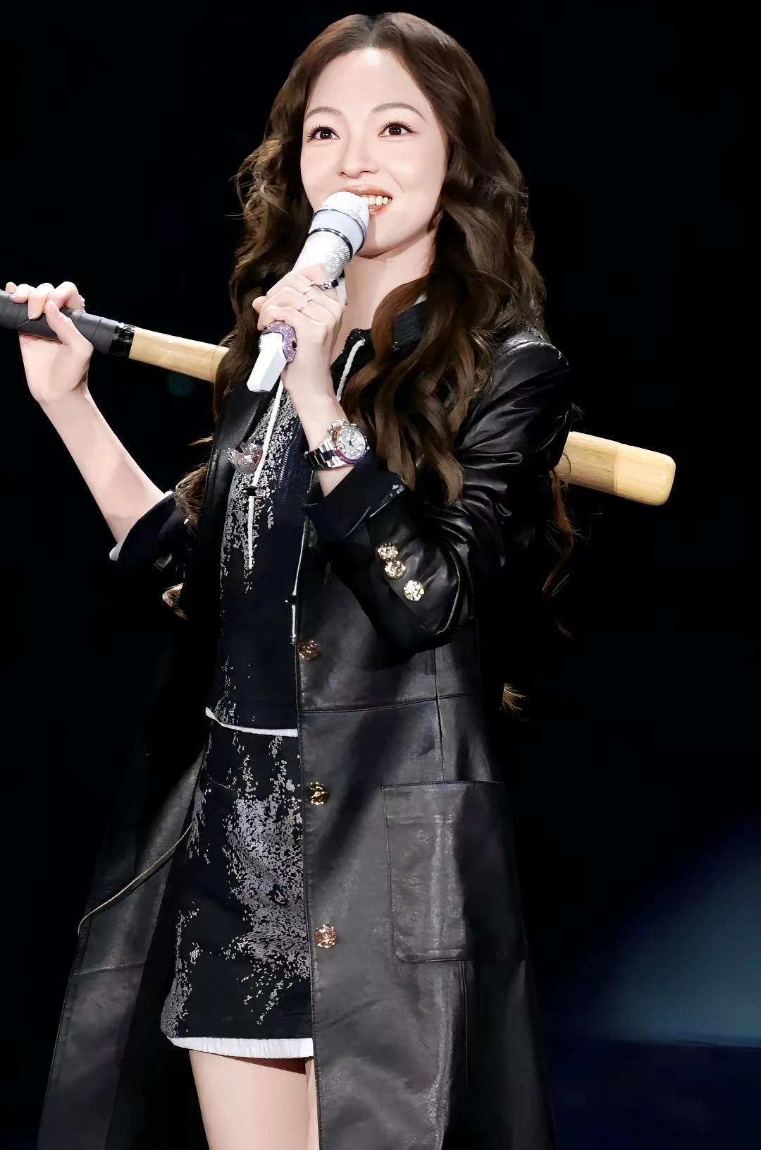 女歌手张韶涵裙装美图分享张韶涵 气质女明星 女明星穿搭张韶涵