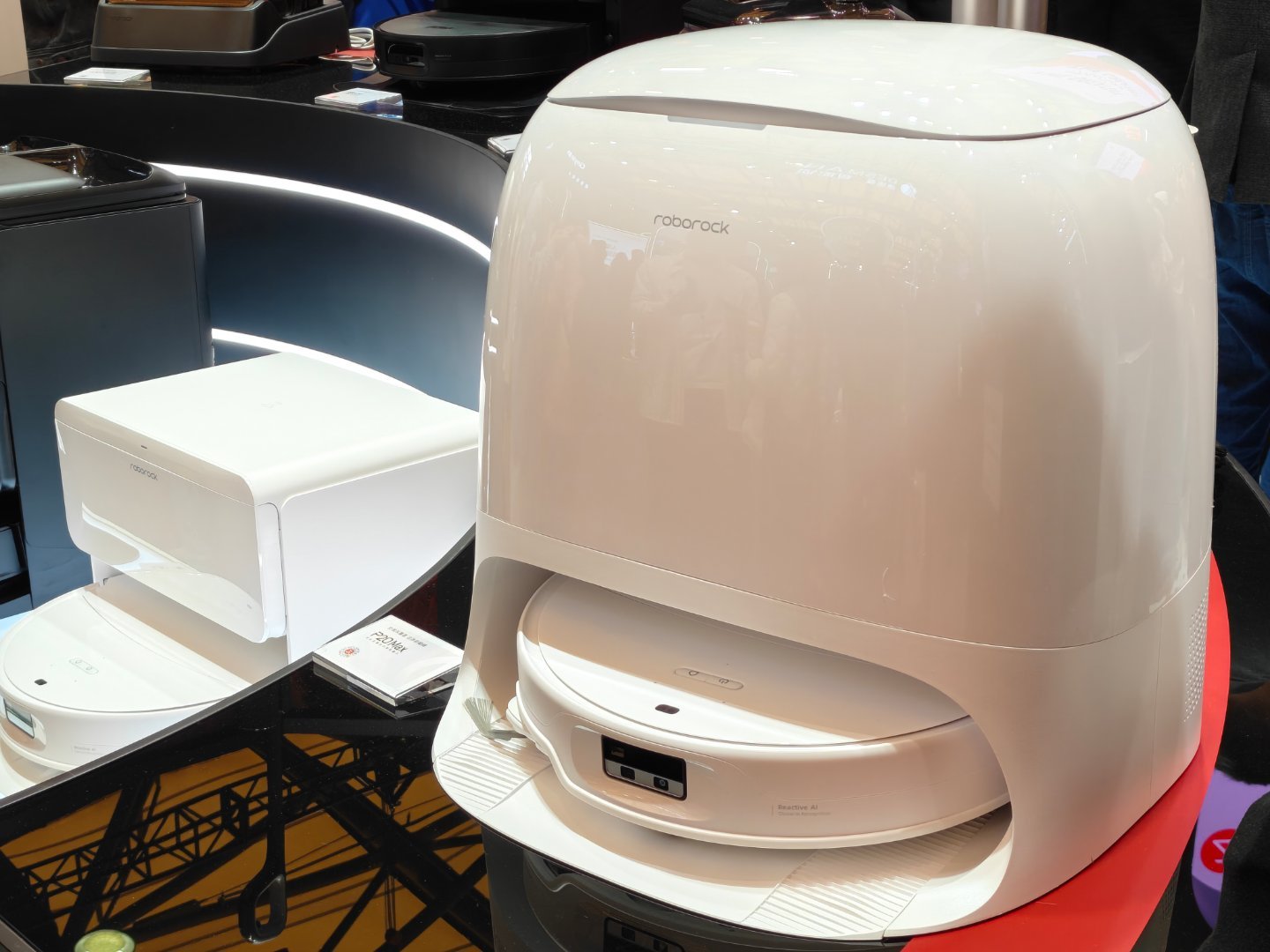 awe2026 来看看石头的展位，这个为小朋友设计的洗衣机还挺有意思的，容量不大