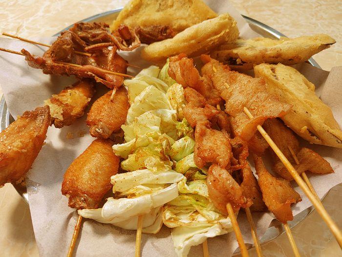 乡村美食“炸猪肉”！这道菜本来是勒流人宴席上的普通菜肴。现在却变成了龙眼村经典特