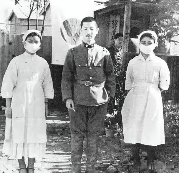 1940年胡村的伪村长杨庆三，将一位受了重伤的八路军战士送到了日本人占领的仁术医