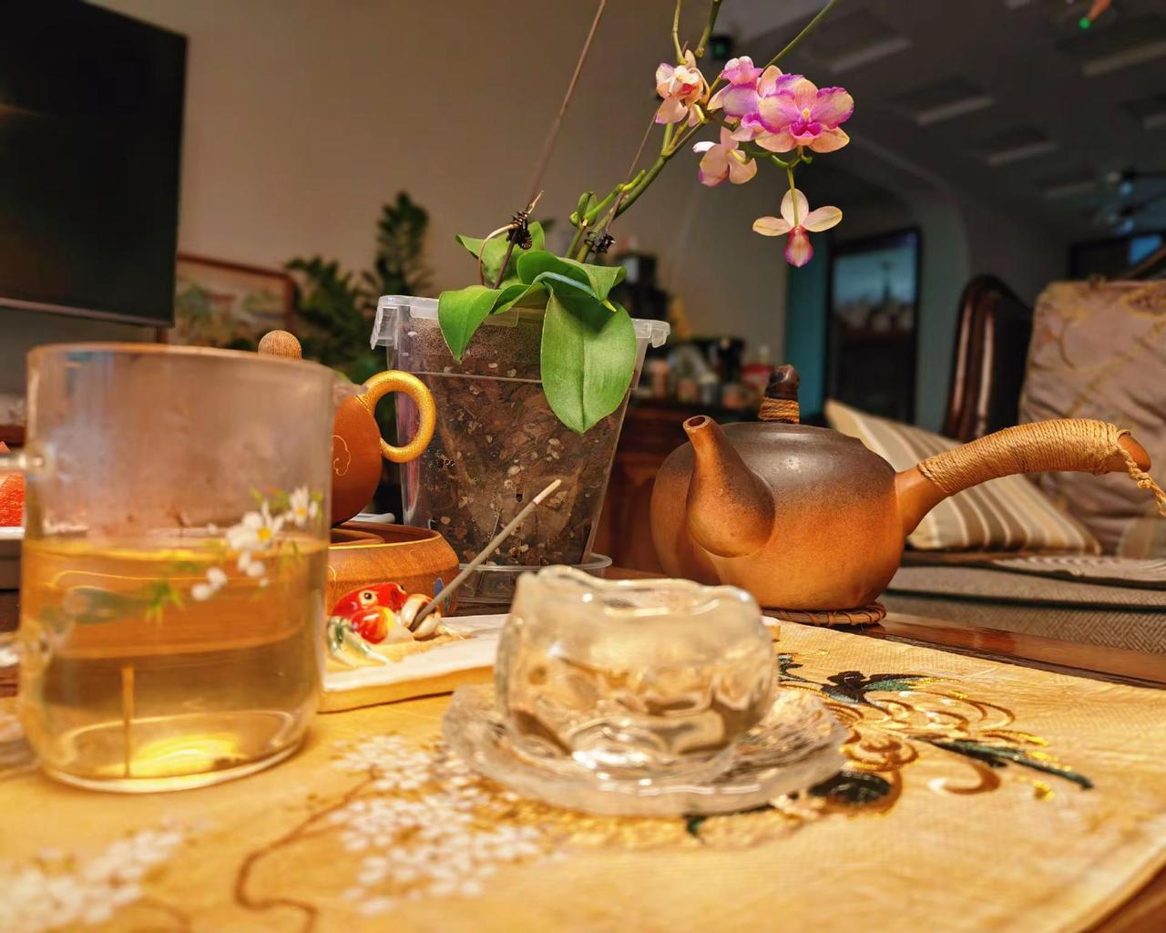 听雨，喝茶茶桌治愈角