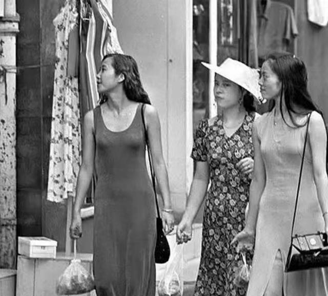 1983年，一位名叫翟曼霞的姑娘，因天气炎热，到河里游泳。然而让她怎么也没有想到