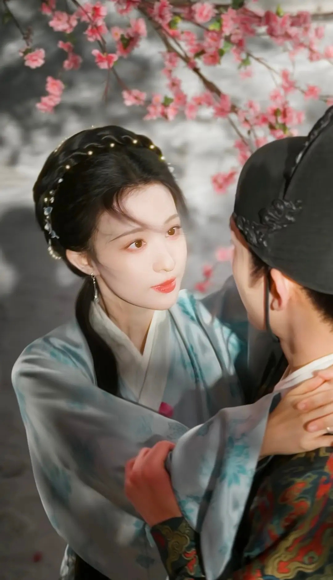 承认吧，这部剧拍下辛云来最帅的样子。 