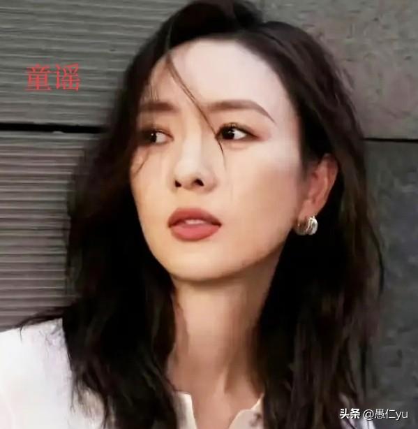 童谣辟谣！
最近，童谣和王政源的“继子关系”在网上疯传。系被判入狱的假“富少”王