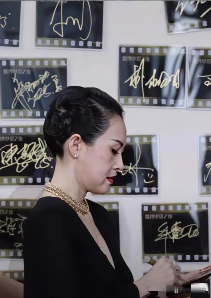 “国际章”都“脸垮”了，
我们还有什么必要容貌焦虑？
还有谁比一线女明星用的保养