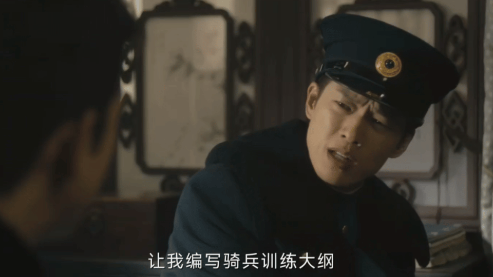 疑似杨凯之被梁乡做局当年同窗的情分，在利益面前碎得渣都不剩。他太懂杨凯之想建功立