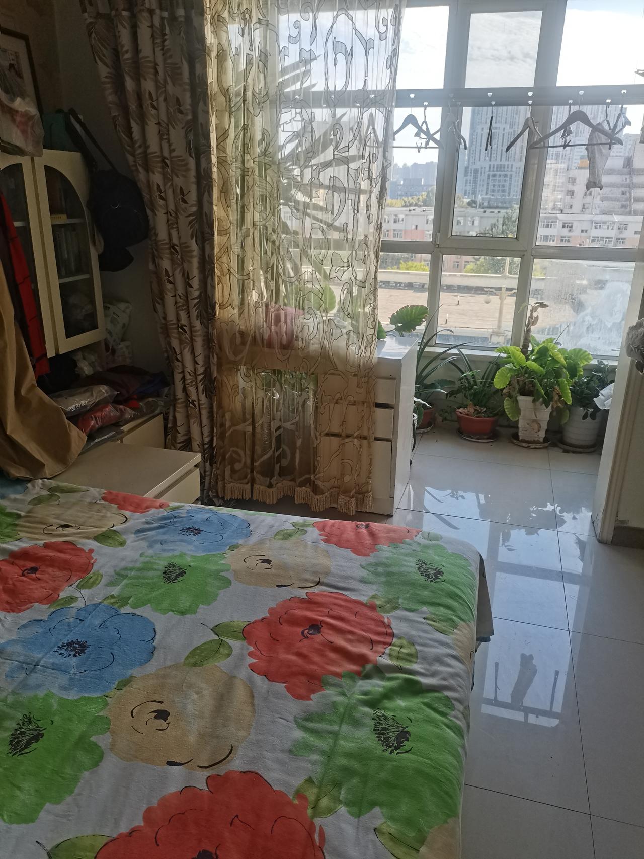 生活中最快乐的事就是瞎折腾，我家老两口，老伴当过兵，有闲不住的爱折腾，我是当过模