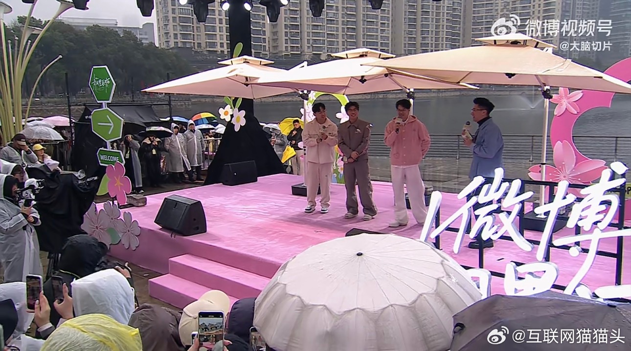 李飞单押的神李飞一开口，单押全带走！押韵稳得一批，节奏直接拉满，嘴皮子也太溜了，