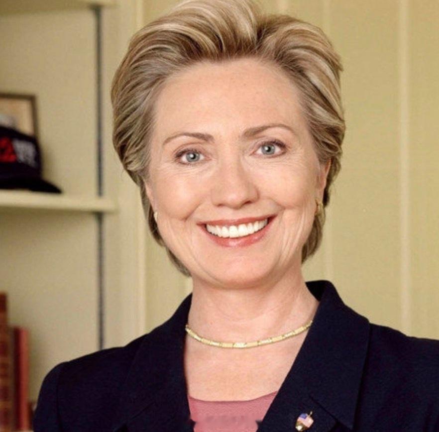 希拉里公开回应爱泼斯坦案据说希拉里当时花500万要了当时最当红炸子鸡的小李子三天