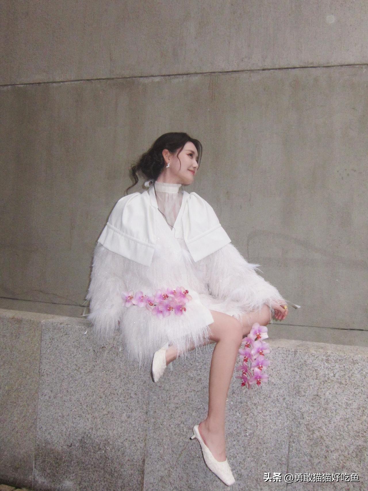 蒋依依分享图片