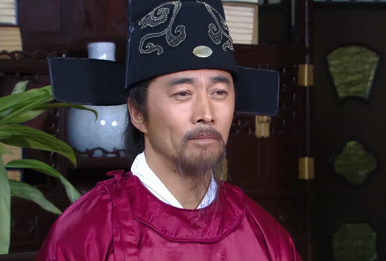 1375 年，刘伯温病重，朱元璋派胡惟庸带着太医前去探望，刘伯温喝了太医开的药，