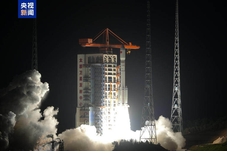 【我国成功发射卫星互联网低轨卫星】北京时间2025年6月6日04时45分，我国在