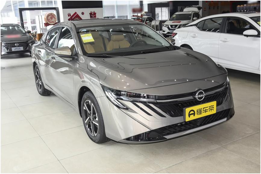 轩逸“三代同堂”怎么选？销售绝不会告诉你的大实话
轩逸“三代同堂”同台销售，价格