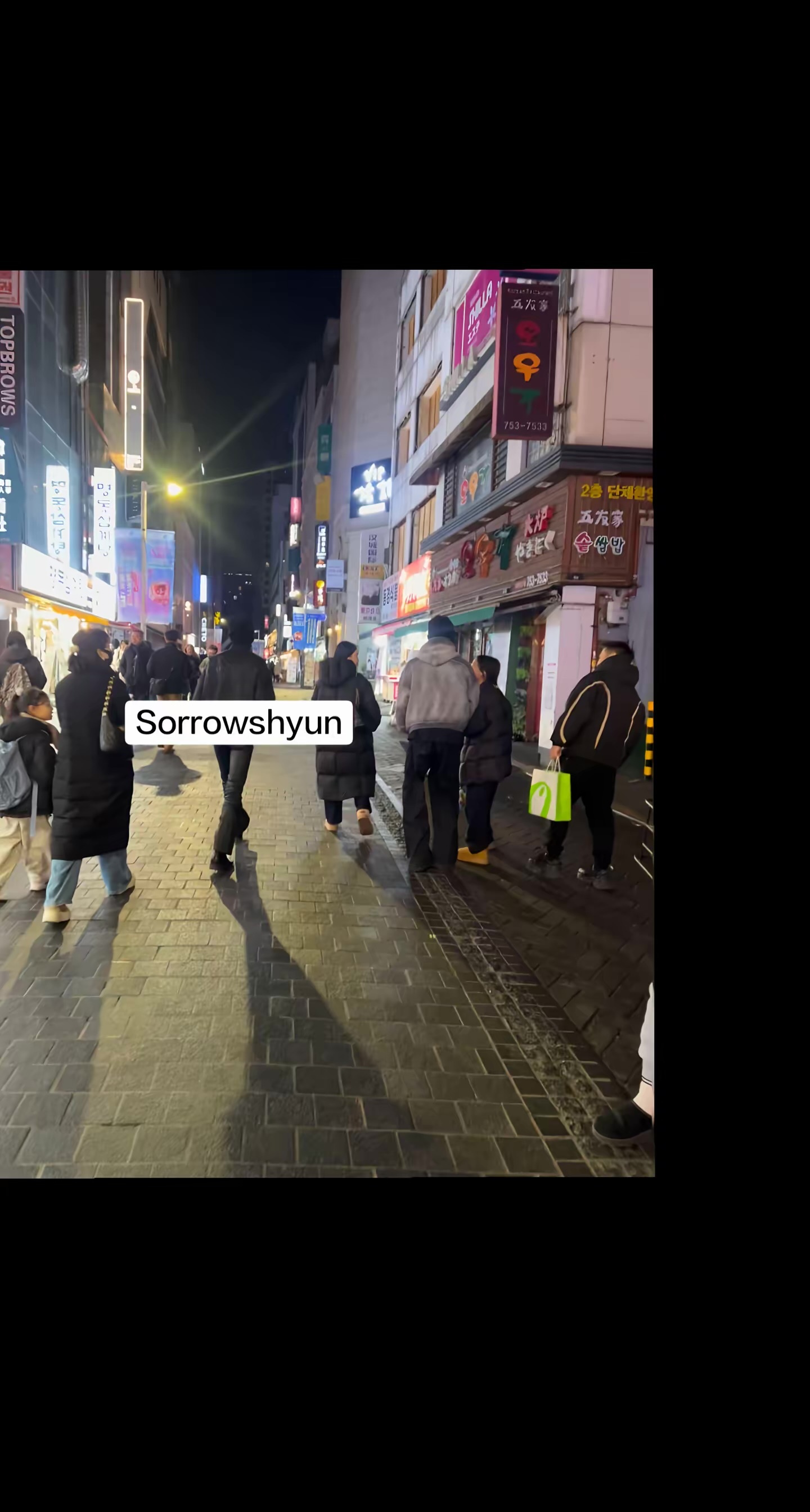 黄朔妹妹模仿私生被哥哥制裁这孩子真可爱被哥哥给制裁了吧，不过私生真的很讨厌！私生