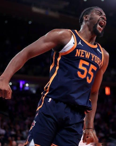 28分钟8分16板4助4帽 胡克博蒂在墨尔本联也没抢过这么多板啊NBA