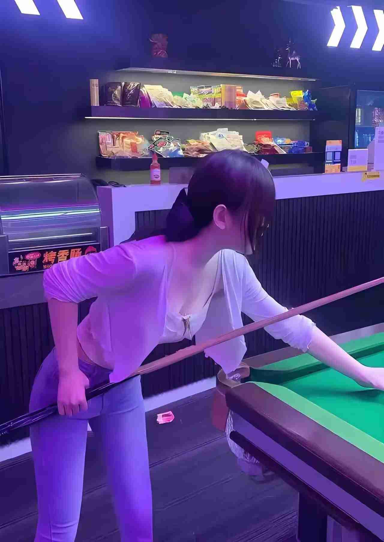 我的今日状态：😁轻松愉快
我这里的天气：☁️阴天
来打台球吧