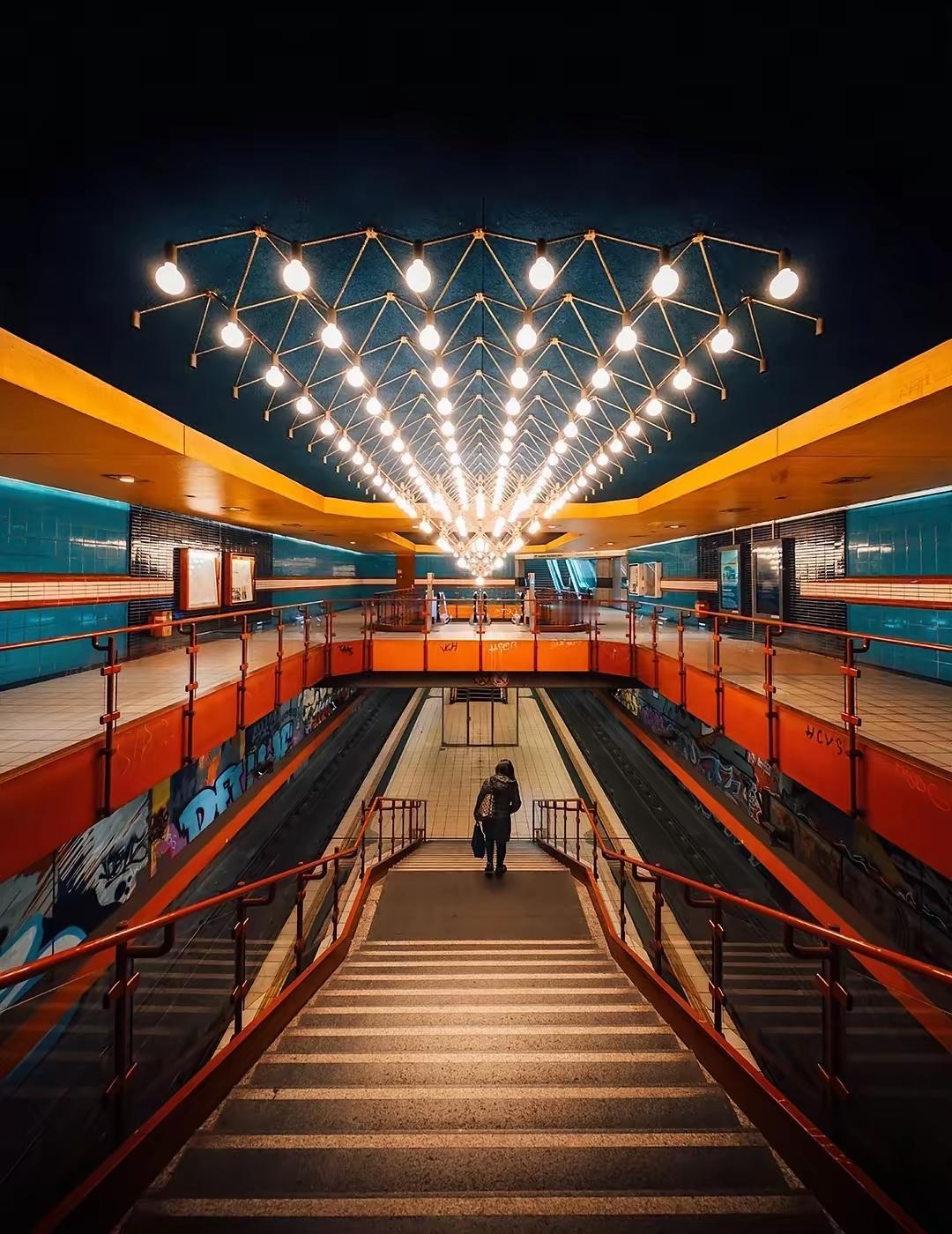 湘潭钢铁集团有个湘钢文化园。3A景区，工厂旅游。广告打得好，令好多人向往，其中也