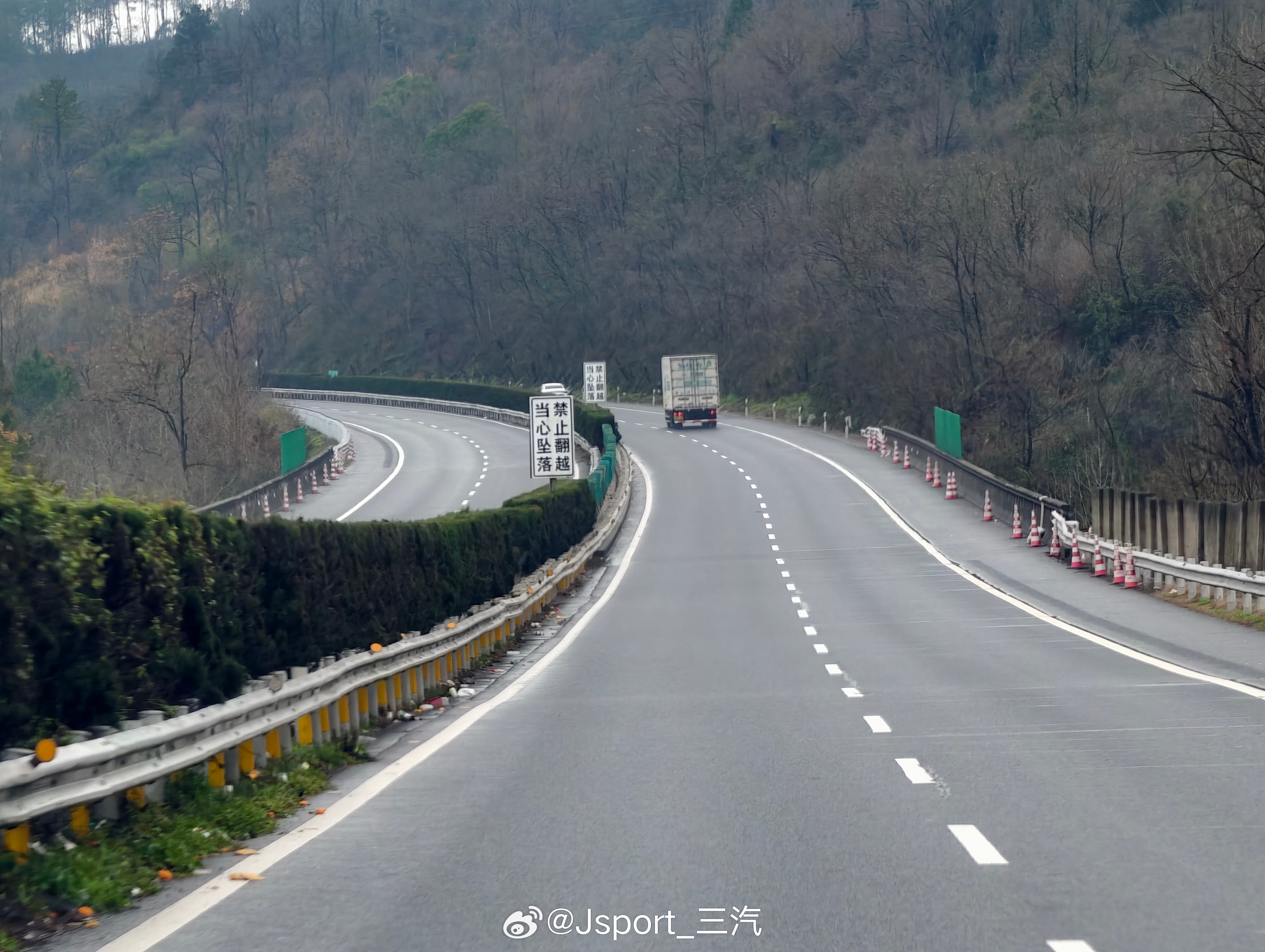 Banyan 3.3.1来批判一个BUG如图所示云贵的高速绝大部分都是双车道路政