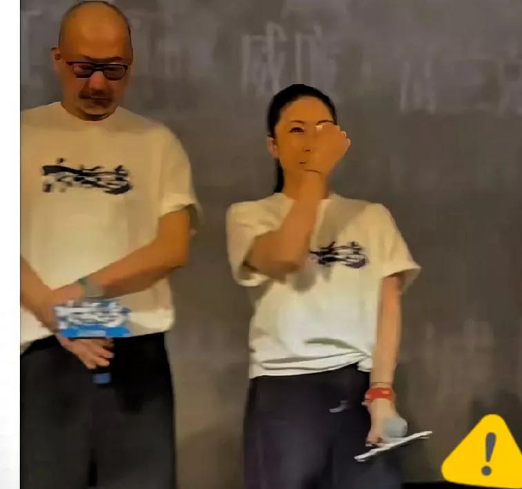 管虎这回真的害怕了！

不仅因为他耗资5亿打造的新片《东极岛》票房惨淡

更因为