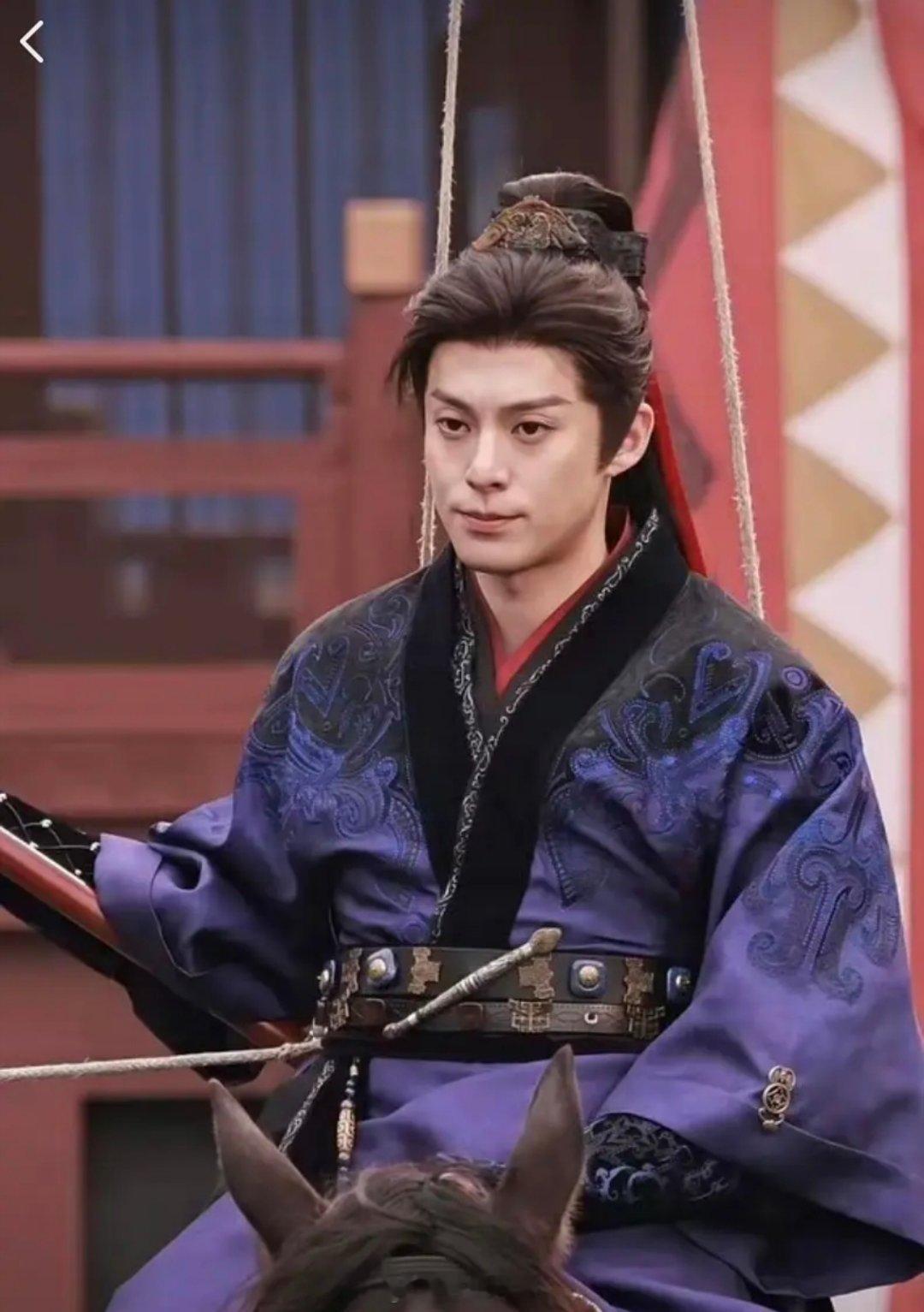 王鹤棣《将门毒后》谢景行生图来咯王鹤棣把沈月拖着走