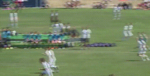 凌空360度抽射
足球小将诚不欺我