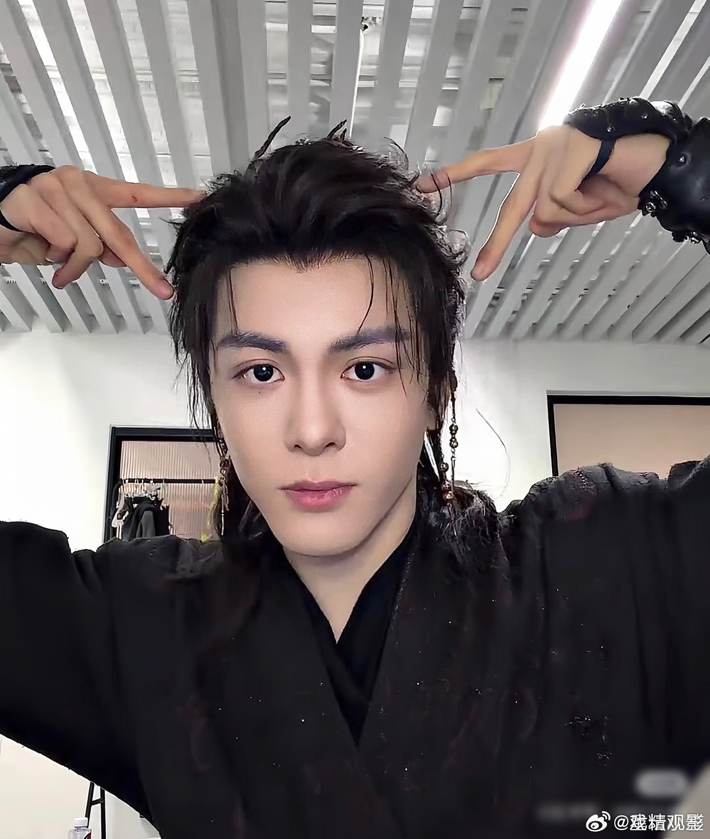 曾舜晞回应下部戏拍什么 粉丝许愿无限流悬疑现代剧，他全程乖乖点头来者不拒，各种类