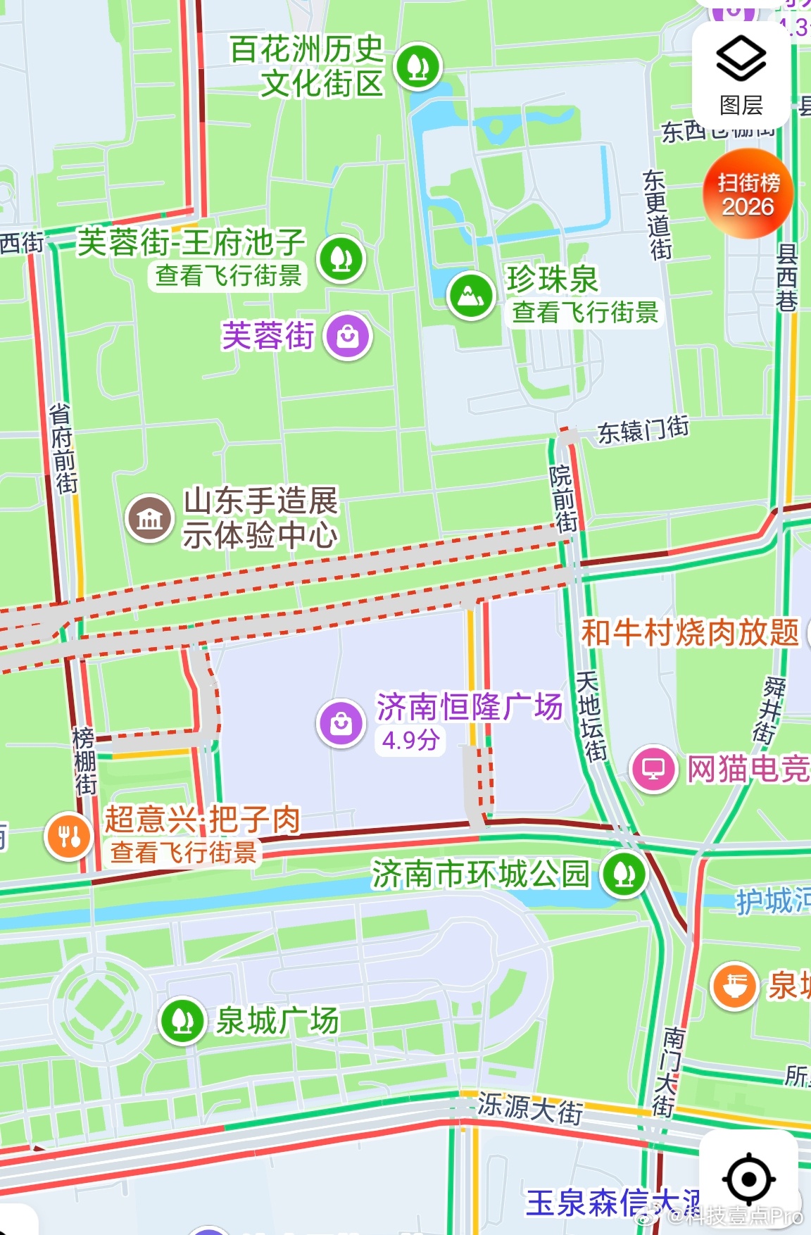 朱之文今晚来济南了，在恒隆广场这儿，直接把泉城路周边的交通干爆了