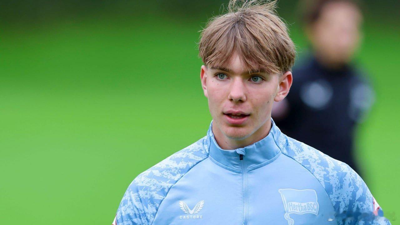 🚨🚨🚨［圖片報］：16歲的肯尼特·艾希霍恩仍備受矚目，並名列拜仁的觀察名單