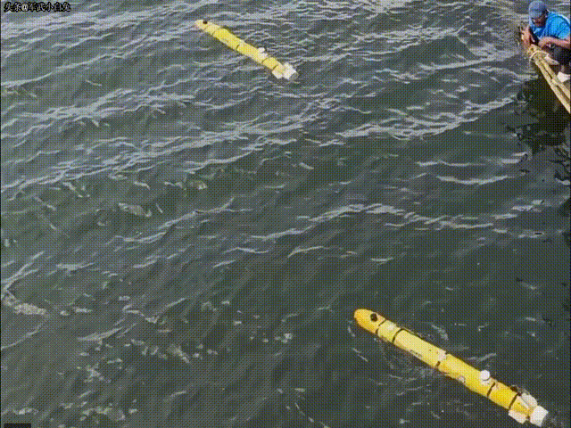 印度自研的水下无人机进行各项性能测试，可用于侦察、监控、测绘等任务。