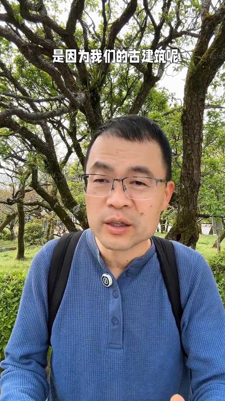 古建筑消失之谜：并非天灾。
古建筑比较少，之前国内有人告诉我是因为古建筑是土木结