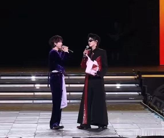 棍铲双人talking全程谁反复循环整场talking！自然松弛的对话没有刻意营