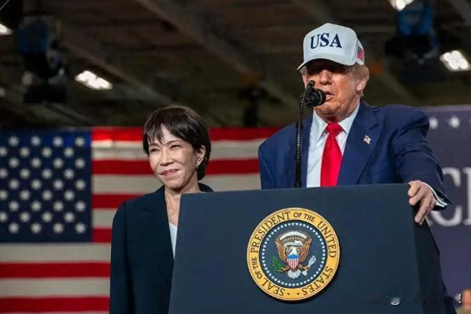 期待中日开战的，估计只有台湾。美国、俄罗斯，甚至是欧盟，都不希望中提开战。

说