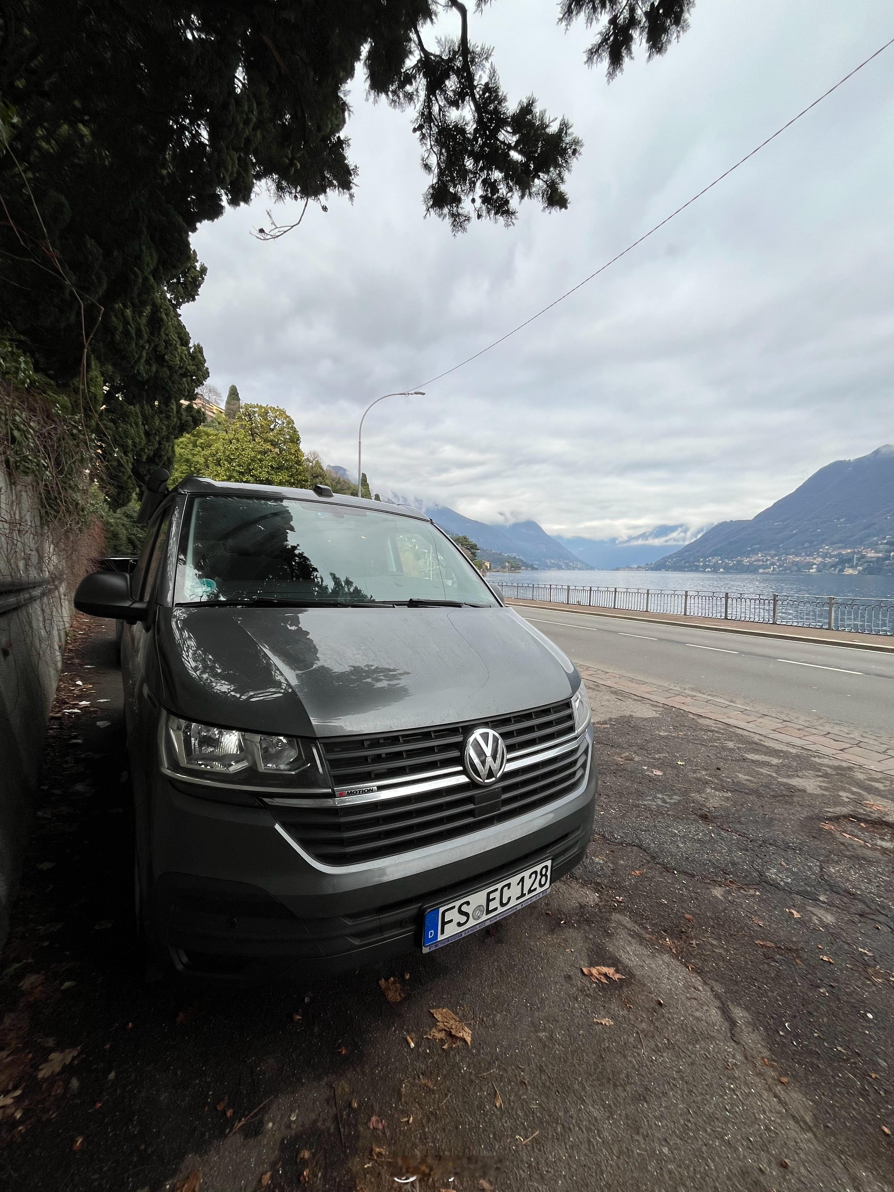 科莫湖边来碗泡面吃吃吧yz77聊车yz77在路上 意大利·科莫湖