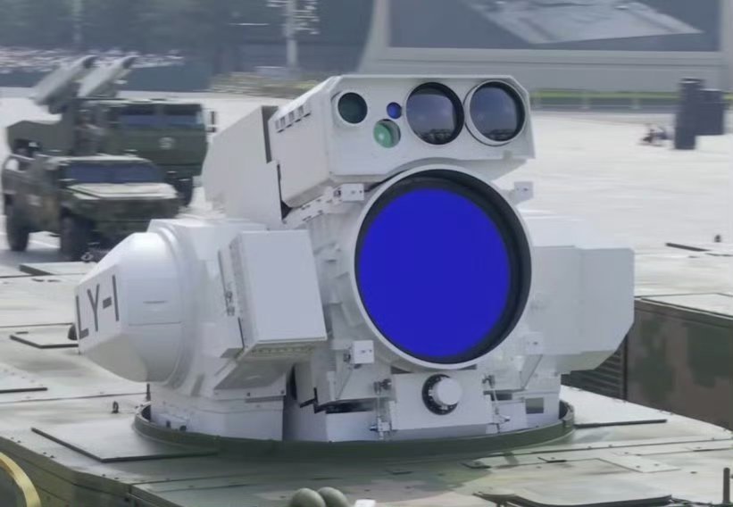 LY-1激光武器看这个口径，就知道这个激光武器功率不小，应该不只能打无人机，应该