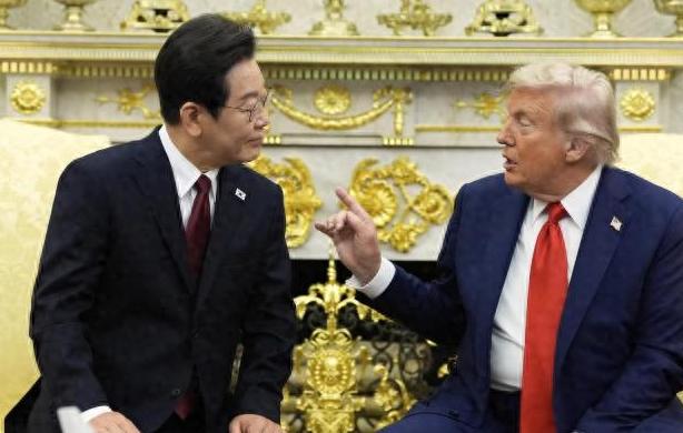韩国总统李在明8月19日在国务会议上明确表态，将按计划推进战时指挥权移交，目标在
