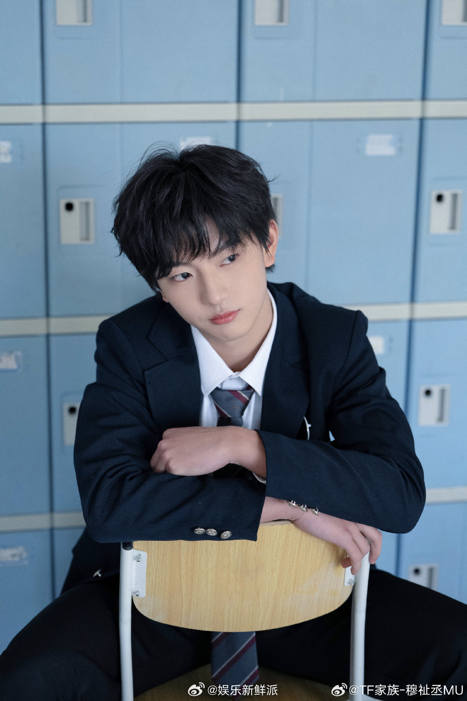 派酱安利 穆祉丞首部电影演学生 干净的校服，鲜活的少年感！18岁的演学生真的太贴