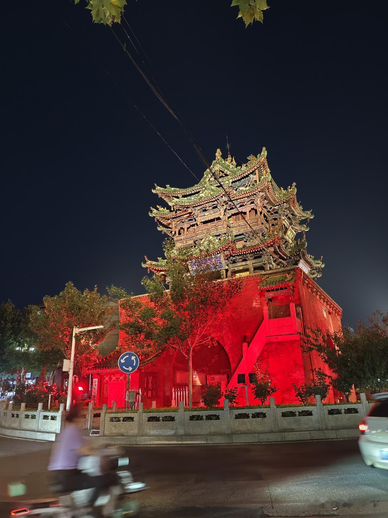 发一张图片，让我猜出你在哪里拍的来，猜吧！这个优美的城楼是哪个城市的？