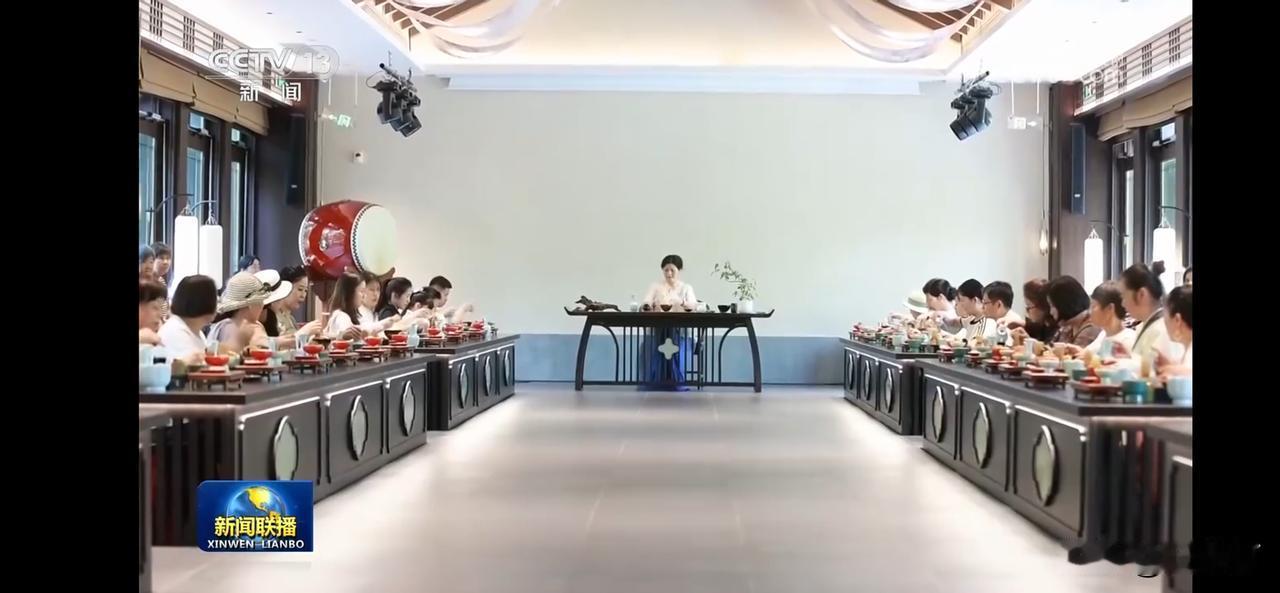 茶道之美，静心品茗，感受东方韵味。