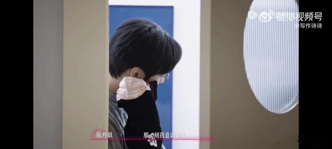 夏之光嗑到柳柳周佑凌周佑凌柳柳这一幕好像求婚经历多轮情感拉扯后，周佑凌捧花赴约，