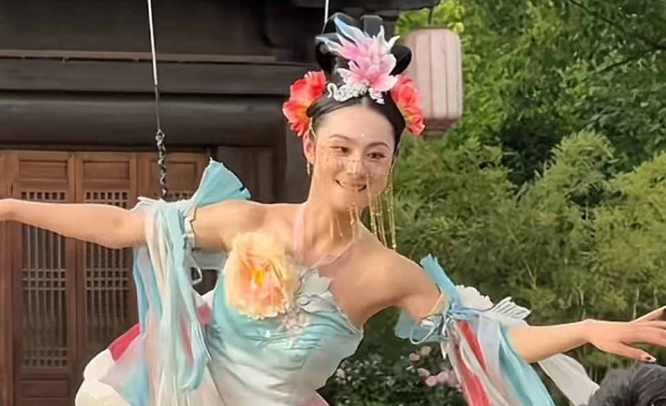 看这张图，我和她打真能37开。 ​​​