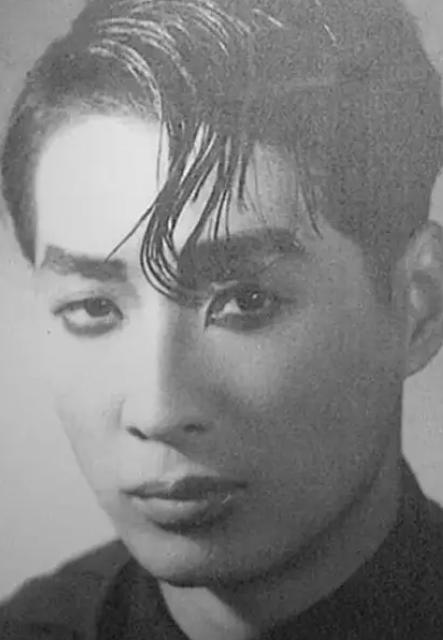 1957年失踪，1959年人们在海边发现了石挥的尸体，过去了2年的时间，石挥才被