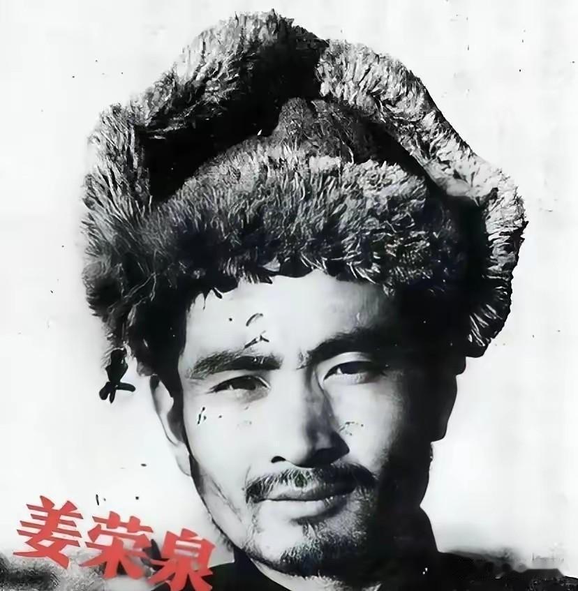 这趟卡车只要开进平房区那座围着铁丝网的大院，他就再也不可能活着走出来。被俘的半个