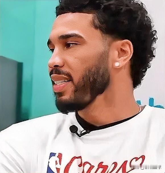 绿军当家球星塔图姆恢复神速啊！

近日塔图姆接受了采访，谈到去年夏天在圣路易斯的