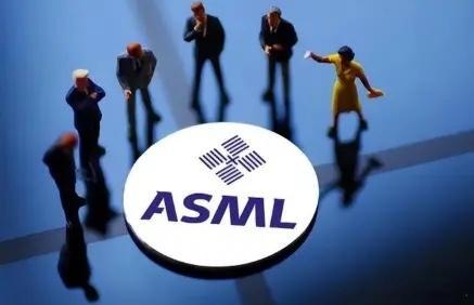 对于荷兰，中国的态度只有一个：不接受豁免，不开启谈判，直至将其彻底打服。北京需要