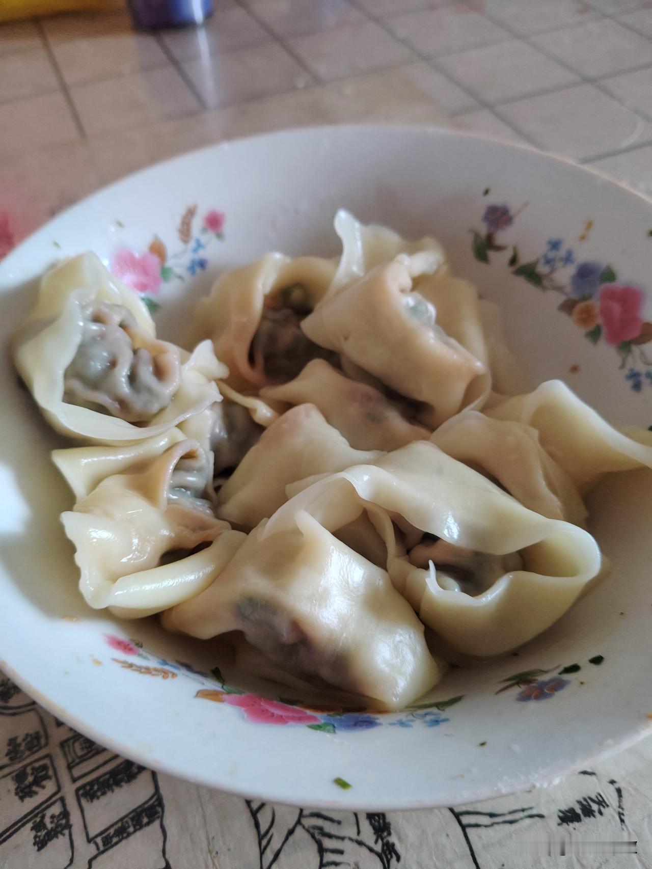 晒图笔记大赛最近老是为吃什么伤脑筋。肉类、蔬菜、水果都不敢买，只能到路边摊买老头