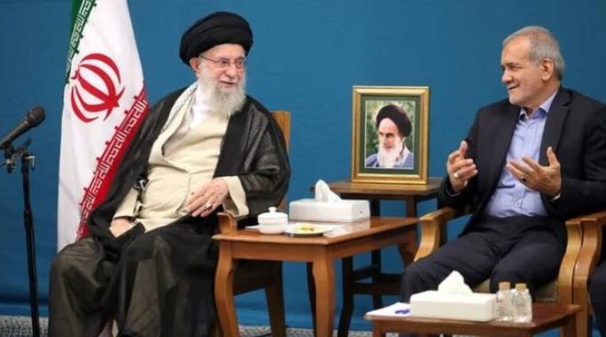 以色列第14频道突然爆出一个大料，说伊朗的情报部门截获了一段总统佩泽希齐扬和革命