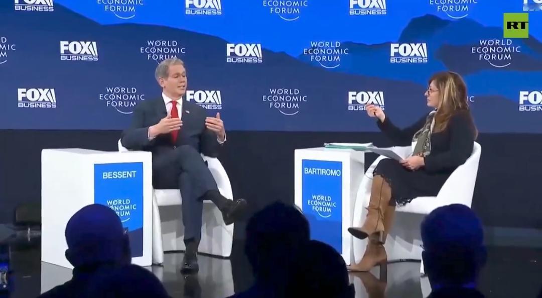 新闻快讯——美国财政部长贝森特表示：“当总统对全球征收关税时，我告诉所有人，保持